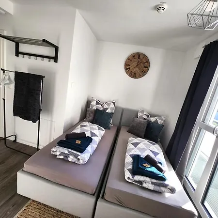 Modernes Mit Wifi, Aufzug & Kostenlos Parken El-living Apartment